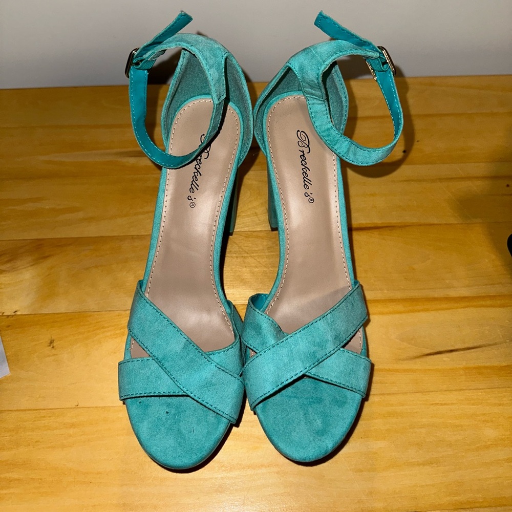 Blue heels - Picture 2 of 5